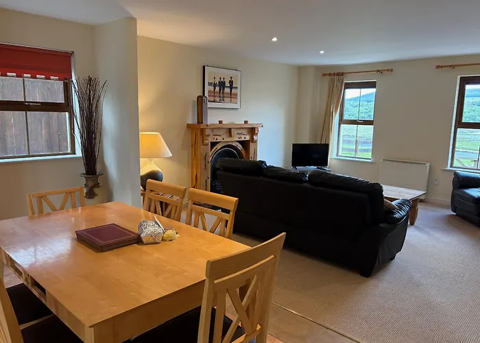 בית נופש With View Of Bay Estuary קנמארה